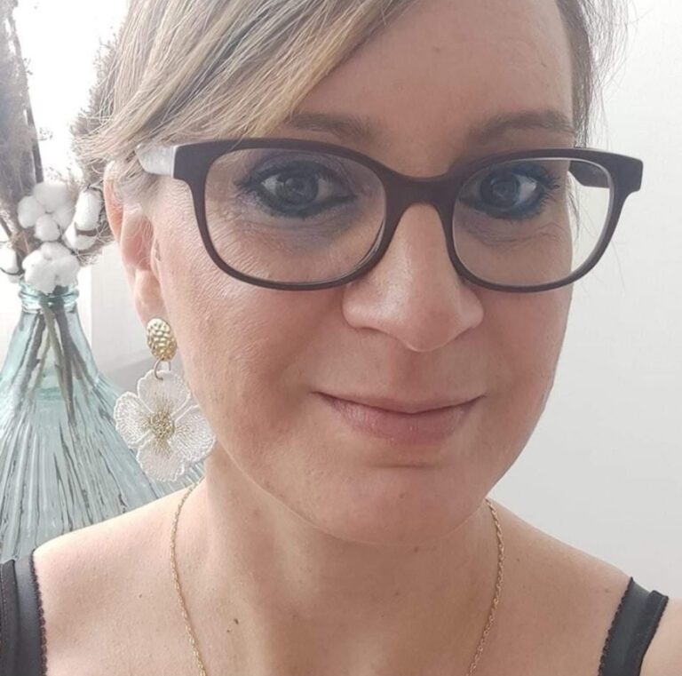 Melanie Julia 768x761